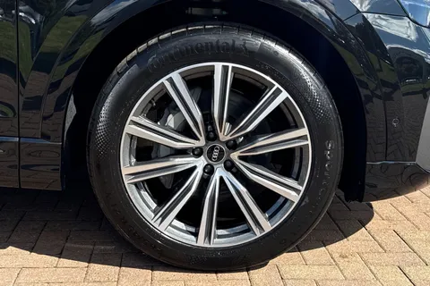 KR26HVB Audi Q8 SUV S line TFSI quattro 340 PS tiptronic Thumbnail #12