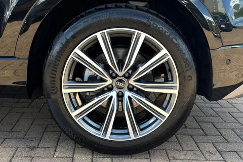 KR26HVB Audi Q8 SUV S line TFSI quattro 340 PS tiptronic Thumbnail #14