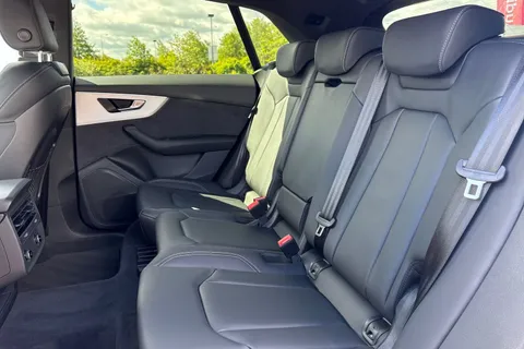 KR26HVB Audi Q8 SUV S line TFSI quattro 340 PS tiptronic Thumbnail #20