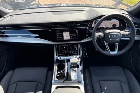 KR26HVB Audi Q8 SUV S line TFSI quattro 340 PS tiptronic Thumbnail #26