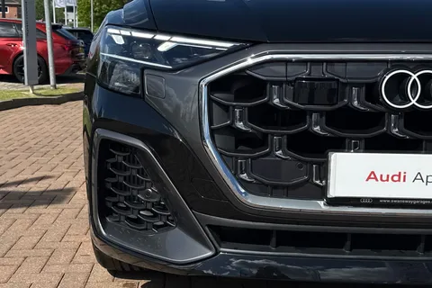KR26HVB Audi Q8 SUV S line TFSI quattro 340 PS tiptronic Thumbnail #30