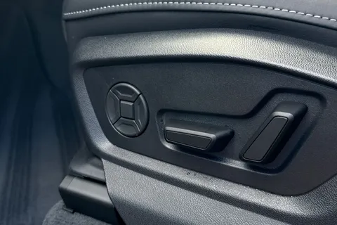 KR26HVB Audi Q8 SUV S line TFSI quattro 340 PS tiptronic Thumbnail #34