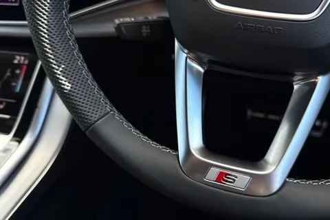 KR26HVB Audi Q8 SUV S line TFSI quattro 340 PS tiptronic Thumbnail #48
