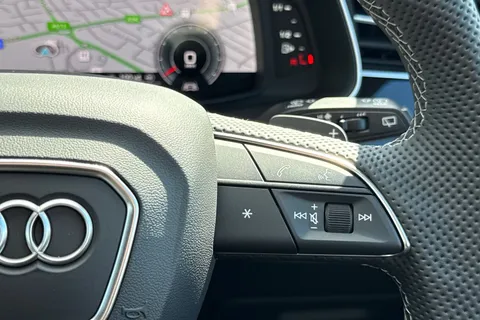 KR26HVB Audi Q8 SUV S line TFSI quattro 340 PS tiptronic Thumbnail #50