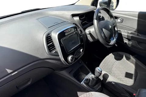 MJ67TKO Renault Captur 0.9 TCE 90 Dynamique S Nav 5dr Thumbnail #8