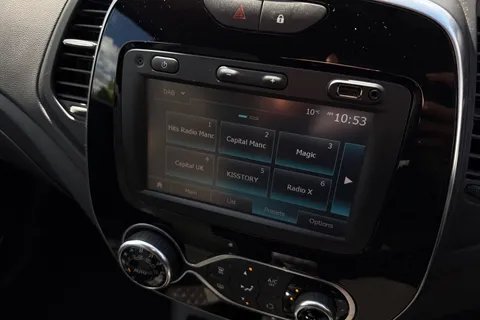 MJ67TKO Renault Captur 0.9 TCE 90 Dynamique S Nav 5dr Thumbnail #31