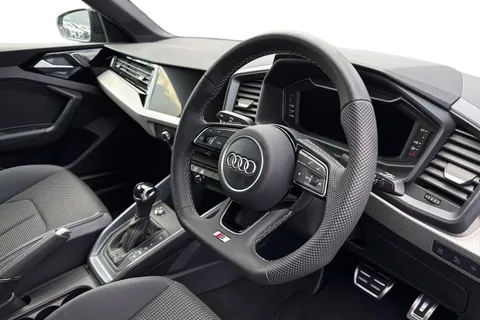  Audi A1 1.5 TFSI 35 Black Edition Sportback S Tronic Euro 6 (s/s) 5dr Thumbnail #14