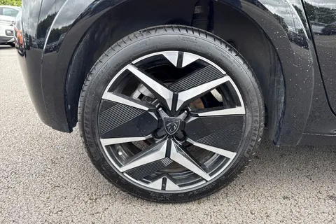 10 of 66 for PEUGEOT 208 1.2 PureTech GT Euro 6 (s/s) 5dr