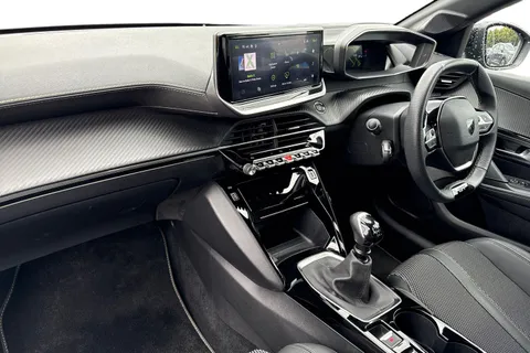 14 of 66 for PEUGEOT 208 1.2 PureTech GT Euro 6 (s/s) 5dr