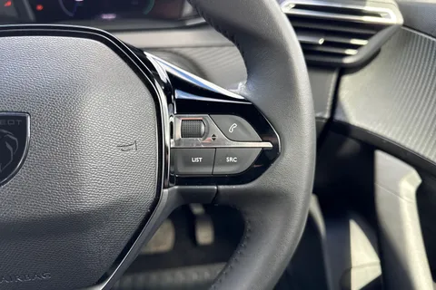 40 of 66 for PEUGEOT e-2008 50kWh Allure Auto 5dr (7kW Charger)