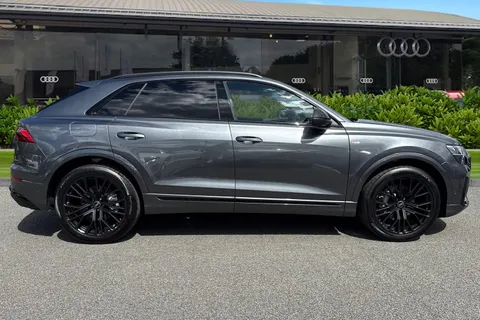 Audi Q8 3.0 TDI V6 Black Edition Tiptronic quattro Euro 6 (s/s) 5dr Thumbnail #4