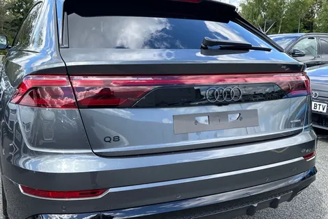 Audi Q8 3.0 TDI V6 Black Edition Tiptronic quattro Euro 6 (s/s) 5dr Thumbnail #16