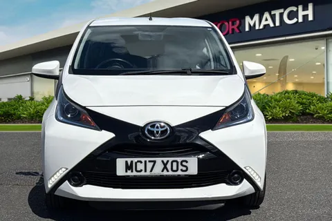 6 of 63 for Toyota Aygo 1.0 VVT-i x-play Euro 6 3dr