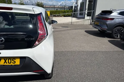 31 of 63 for Toyota Aygo 1.0 VVT-i x-play Euro 6 3dr