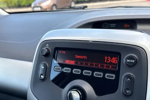 44 of 63 for Toyota Aygo 1.0 VVT-i x-play Euro 6 3dr
