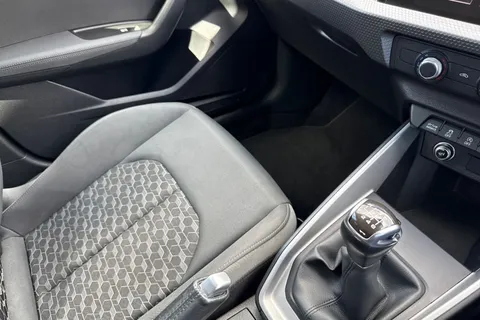 20 of 50 for Audi A1 Sport 30 TFSI 116 PS 6-speed