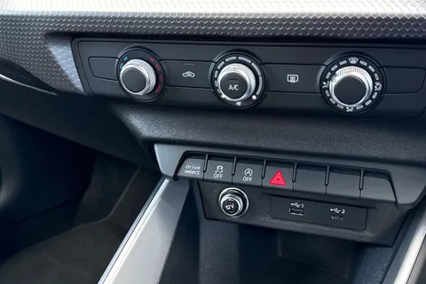 22 of 50 for Audi A1 Sport 30 TFSI 116 PS 6-speed