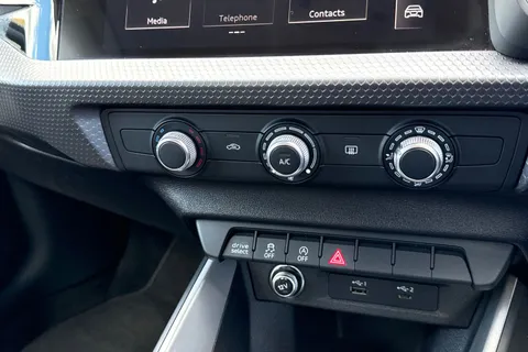 44 of 50 for Audi A1 Sport 30 TFSI 116 PS 6-speed
