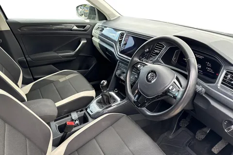 14 of 57 for VOLKSWAGEN T-ROC 1.0 TSI SEL 5dr