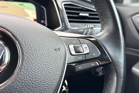 26 of 57 for VOLKSWAGEN T-ROC 1.0 TSI SEL 5dr
