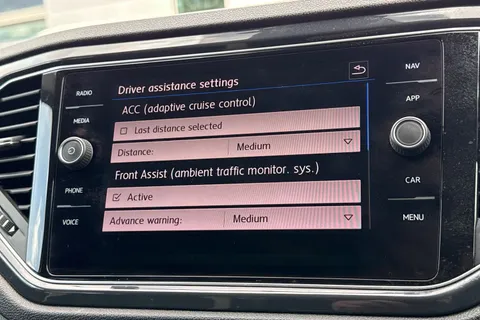 34 of 57 for VOLKSWAGEN T-ROC 1.0 TSI SEL 5dr