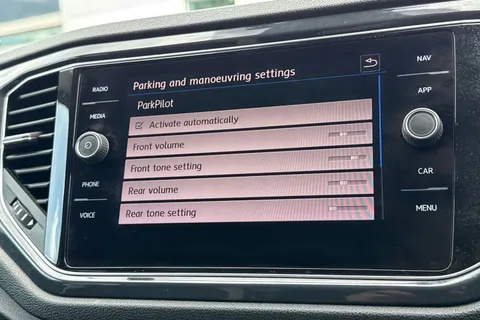 35 of 57 for VOLKSWAGEN T-ROC 1.0 TSI SEL 5dr