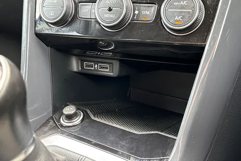 41 of 57 for VOLKSWAGEN T-ROC 1.0 TSI SEL 5dr