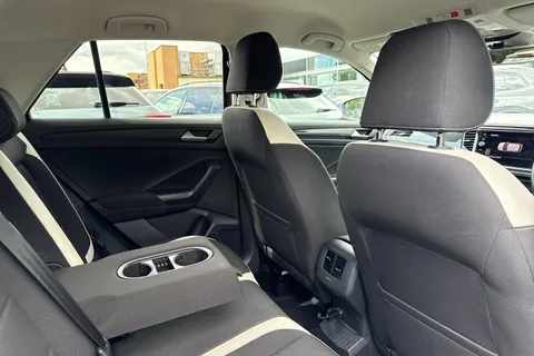 42 of 57 for VOLKSWAGEN T-ROC 1.0 TSI SEL 5dr