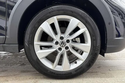 GF25DHK Volkswagen Taigo 1.0 TSI Match 5dr **IQ LIGHT, LIGHT & SIGHT PACK** Thumbnail #5