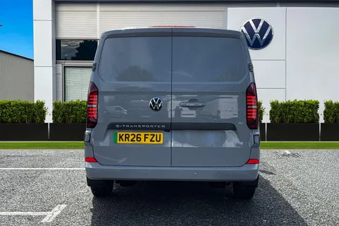 KR26FZU Volkswagen E-Transporter T32 65kWh Commerce Plus Auto RWD SWB 5dr Thumbnail #5