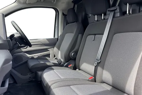 KR26FZU Volkswagen E-Transporter T32 65kWh Commerce Plus Auto RWD SWB 5dr Thumbnail #17