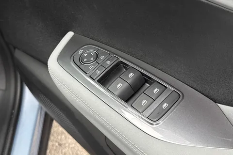 DU26VGR BYD Dolphin Surf 115kW Comfort 43kWh 5dr Auto Thumbnail #18