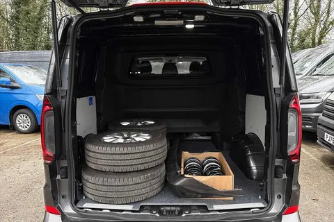 9 of 50 for Volkswagen Transporter 2.0 TDI 150 Commerce Pro Kombi Conversion 4MOTION Auto