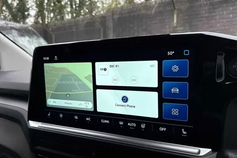 11 of 50 for Volkswagen Transporter 2.0 TDI 150 Commerce Pro Kombi Conversion 4MOTION Auto