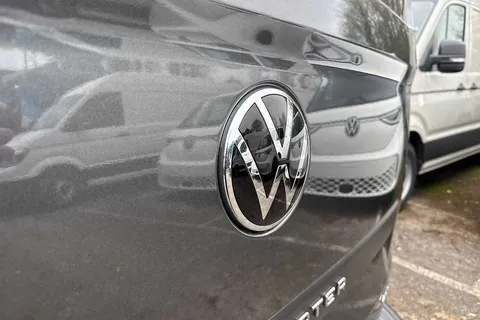 32 of 50 for Volkswagen Transporter 2.0 TDI 150 Commerce Pro Kombi Conversion 4MOTION Auto