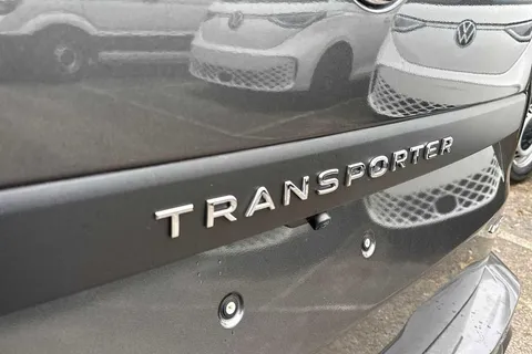 33 of 50 for Volkswagen Transporter 2.0 TDI 150 Commerce Pro Kombi Conversion 4MOTION Auto