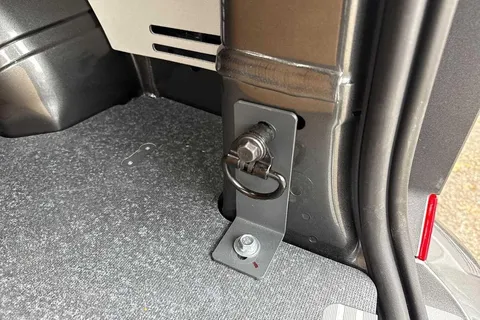 38 of 50 for Volkswagen Transporter 2.0 TDI 150 Commerce Pro Kombi Conversion 4MOTION Auto