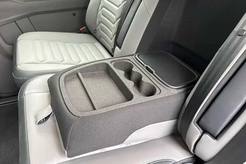 42 of 50 for Volkswagen Transporter 2.0 TDI 150 Commerce Pro Kombi Conversion 4MOTION Auto