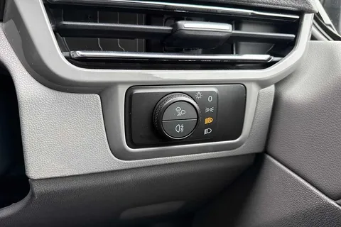 45 of 50 for Volkswagen Transporter 2.0 TDI 150 Commerce Pro Kombi Conversion 4MOTION Auto