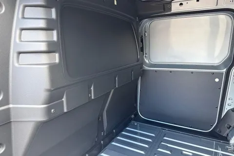 BD26TZW Volkswagen Caddy 2.0 TDI 102PS Commerce Pro Van [Tech Pack] Thumbnail #32