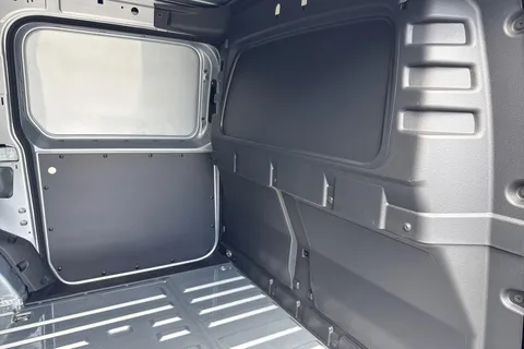 BD26TZW Volkswagen Caddy 2.0 TDI 102PS Commerce Pro Van [Tech Pack] Thumbnail #35