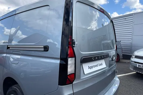 BD26TZW Volkswagen Caddy 2.0 TDI 102PS Commerce Pro Van [Tech Pack] Thumbnail #40