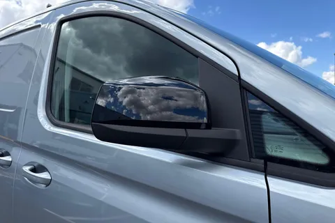 BD26TZW Volkswagen Caddy 2.0 TDI 102PS Commerce Pro Van [Tech Pack] Thumbnail #42
