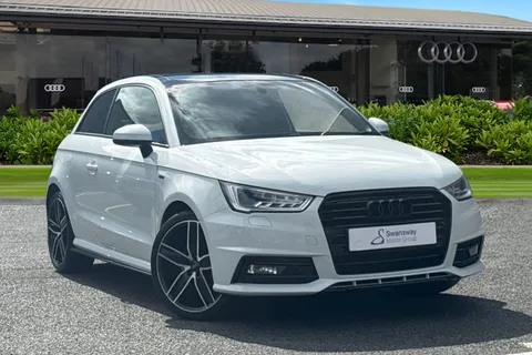LO67FLD Audi A1 Black Edition Nav 1.4 TFSI cylinder on demand  150 PS S tronic Thumbnail #1
