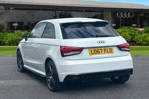 LO67FLD Audi A1 Black Edition Nav 1.4 TFSI cylinder on demand  150 PS S tronic Thumbnail #2