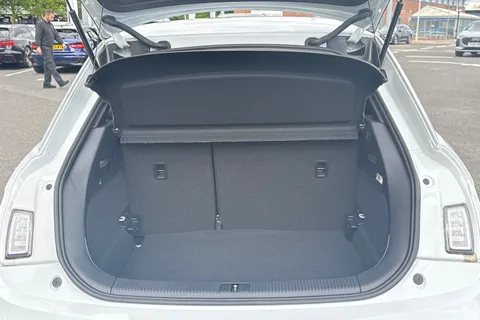 LO67FLD Audi A1 Black Edition Nav 1.4 TFSI cylinder on demand  150 PS S tronic Thumbnail #7