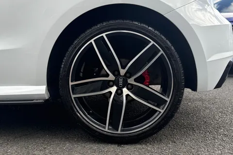 LO67FLD Audi A1 Black Edition Nav 1.4 TFSI cylinder on demand  150 PS S tronic Thumbnail #11