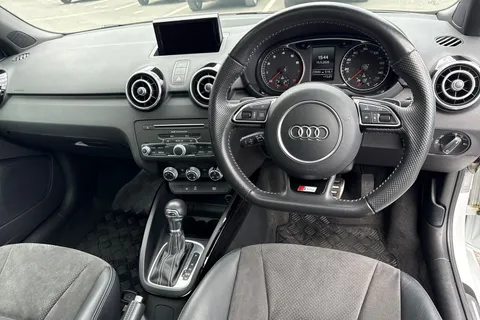 LO67FLD Audi A1 Black Edition Nav 1.4 TFSI cylinder on demand  150 PS S tronic Thumbnail #18