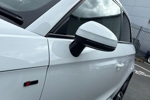 LO67FLD Audi A1 Black Edition Nav 1.4 TFSI cylinder on demand  150 PS S tronic Thumbnail #27