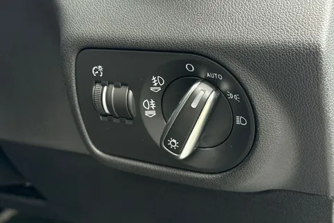 LO67FLD Audi A1 Black Edition Nav 1.4 TFSI cylinder on demand  150 PS S tronic Thumbnail #36